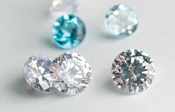 h-zhthsh-diamantiwn-alrosa-yperdiplasiazetai